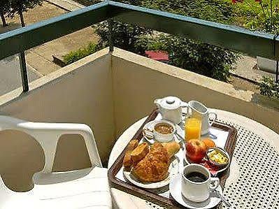 Les Chemins Francis - Modern Hotel Bagnols-les-Bains 외부 사진
