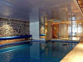 Les Chemins Francis - Modern Hotel Bagnols-les-Bains 외부 사진