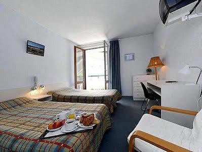 Les Chemins Francis - Modern Hotel Bagnols-les-Bains 외부 사진