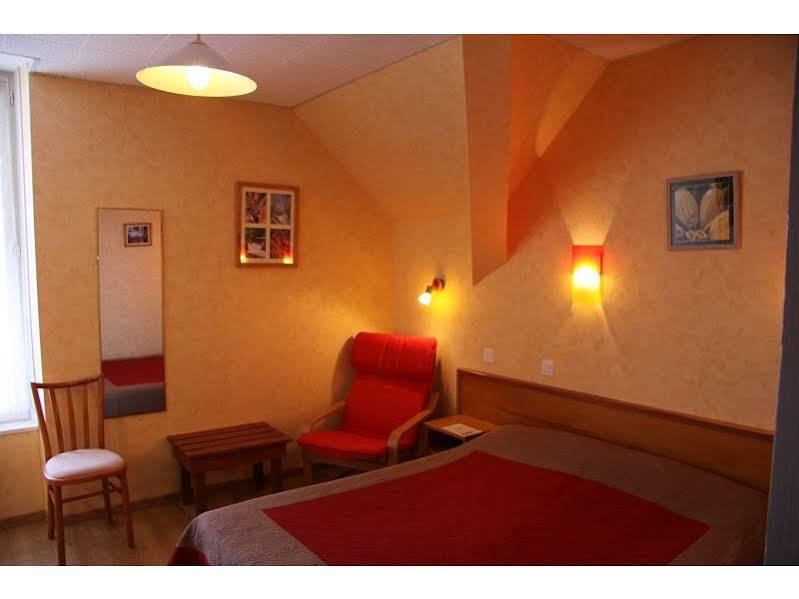 Les Chemins Francis - Modern Hotel Bagnols-les-Bains 외부 사진