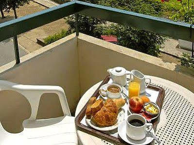 Les Chemins Francis - Modern Hotel Bagnols-les-Bains 외부 사진