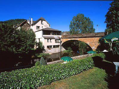 Les Chemins Francis - Modern Hotel Bagnols-les-Bains 외부 사진