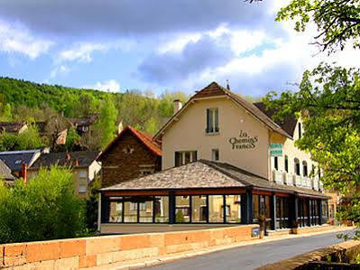 Les Chemins Francis - Modern Hotel Bagnols-les-Bains 외부 사진